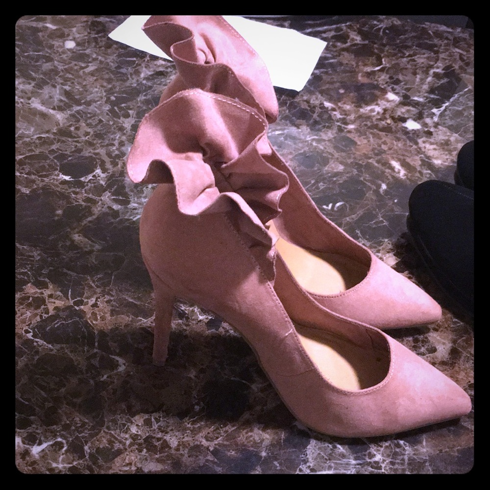 Anne Michelle pumps